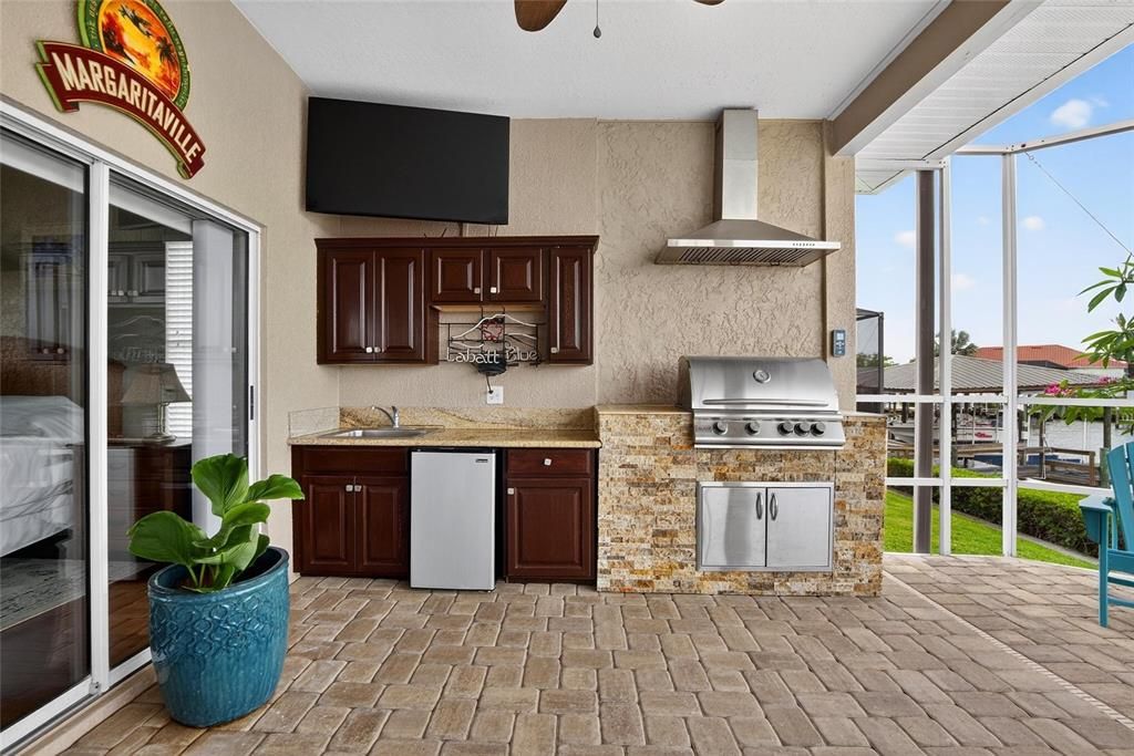Activo con contrato: $859,990 (3 camas, 2 baños, 1976 Pies cuadrados)