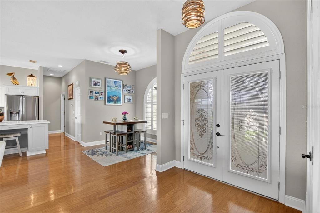 Activo con contrato: $859,990 (3 camas, 2 baños, 1976 Pies cuadrados)