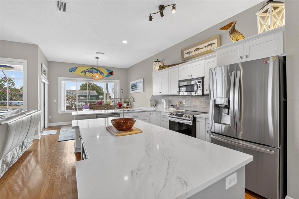 Activo con contrato: $859,990 (3 camas, 2 baños, 1976 Pies cuadrados)