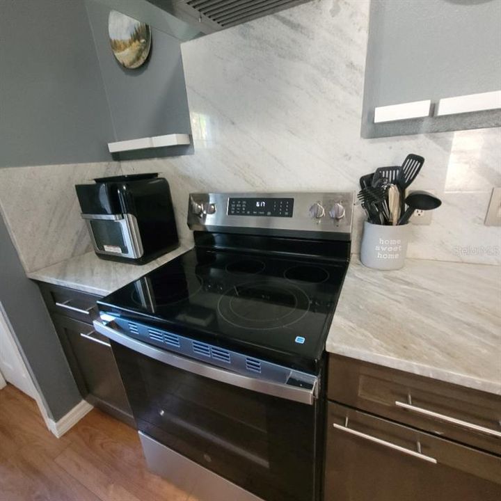 На продажу: $270,000 (2 спален, 2 ванн, 1216 Квадратных фут)
