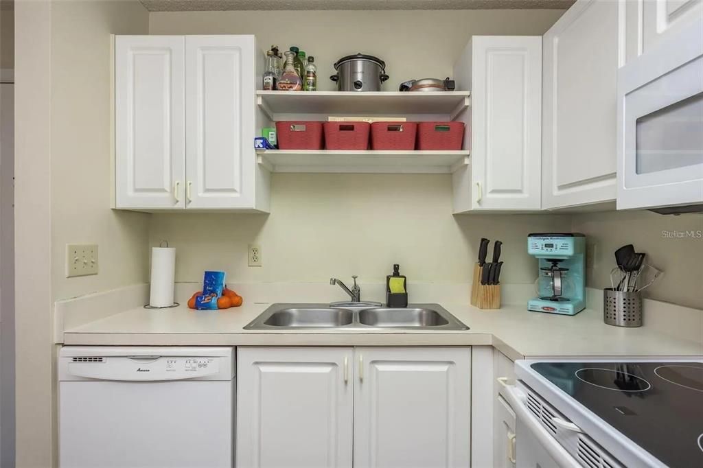 На продажу: $145,000 (1 спален, 1 ванн, 990 Квадратных фут)