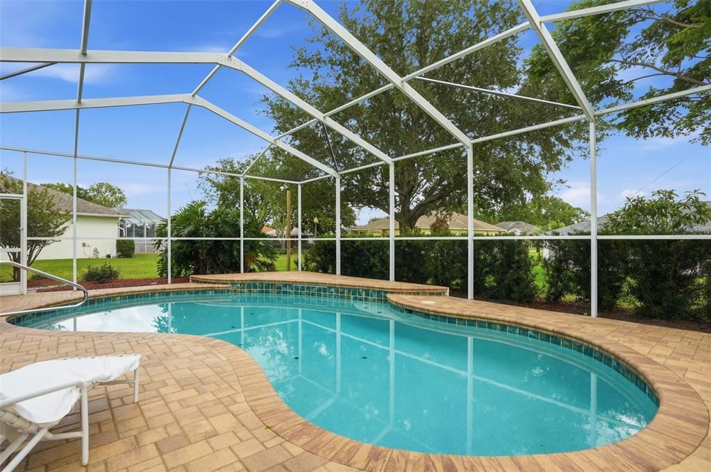 Activo con contrato: $429,900 (3 camas, 2 baños, 2196 Pies cuadrados)