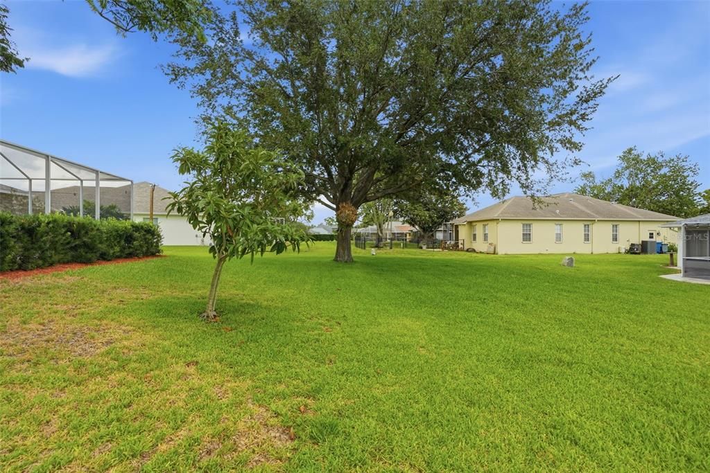 Activo con contrato: $429,900 (3 camas, 2 baños, 2196 Pies cuadrados)