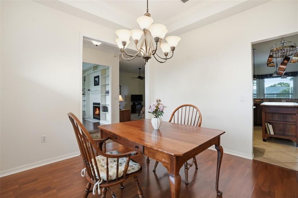Activo con contrato: $429,900 (3 camas, 2 baños, 2196 Pies cuadrados)
