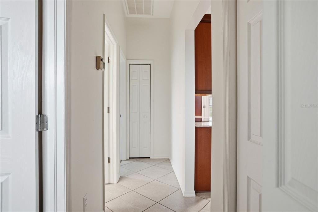 Activo con contrato: $429,900 (3 camas, 2 baños, 2196 Pies cuadrados)