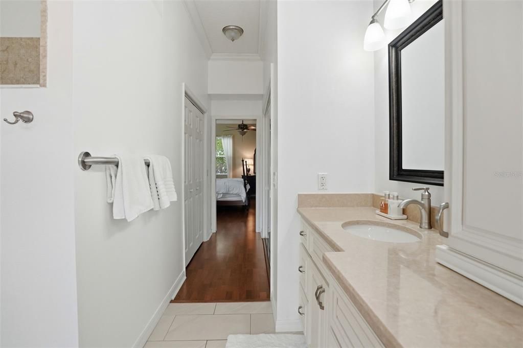 Activo con contrato: $429,900 (3 camas, 2 baños, 2196 Pies cuadrados)