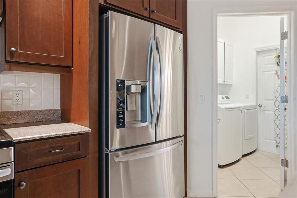 Activo con contrato: $429,900 (3 camas, 2 baños, 2196 Pies cuadrados)