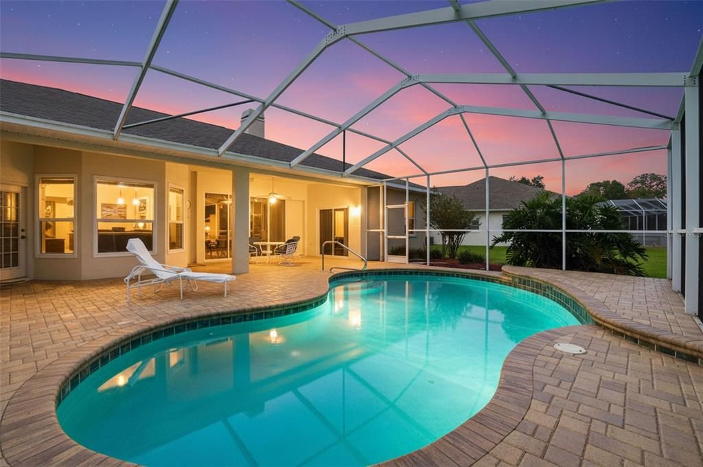 Activo con contrato: $429,900 (3 camas, 2 baños, 2196 Pies cuadrados)