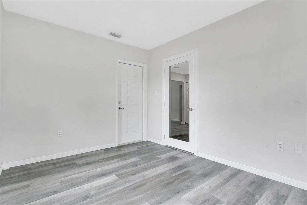 For Sale: $449,900 (3 beds, 1 baths, 1024 Square Feet)