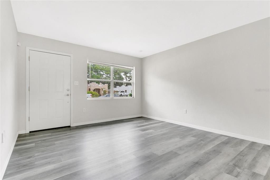 For Sale: $449,900 (3 beds, 1 baths, 1024 Square Feet)