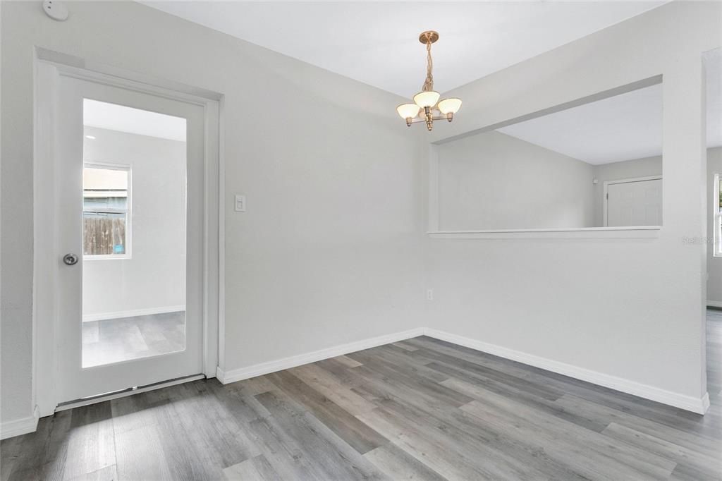 For Sale: $449,900 (3 beds, 1 baths, 1024 Square Feet)