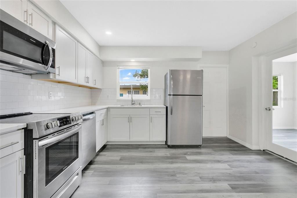 For Sale: $449,900 (3 beds, 1 baths, 1024 Square Feet)