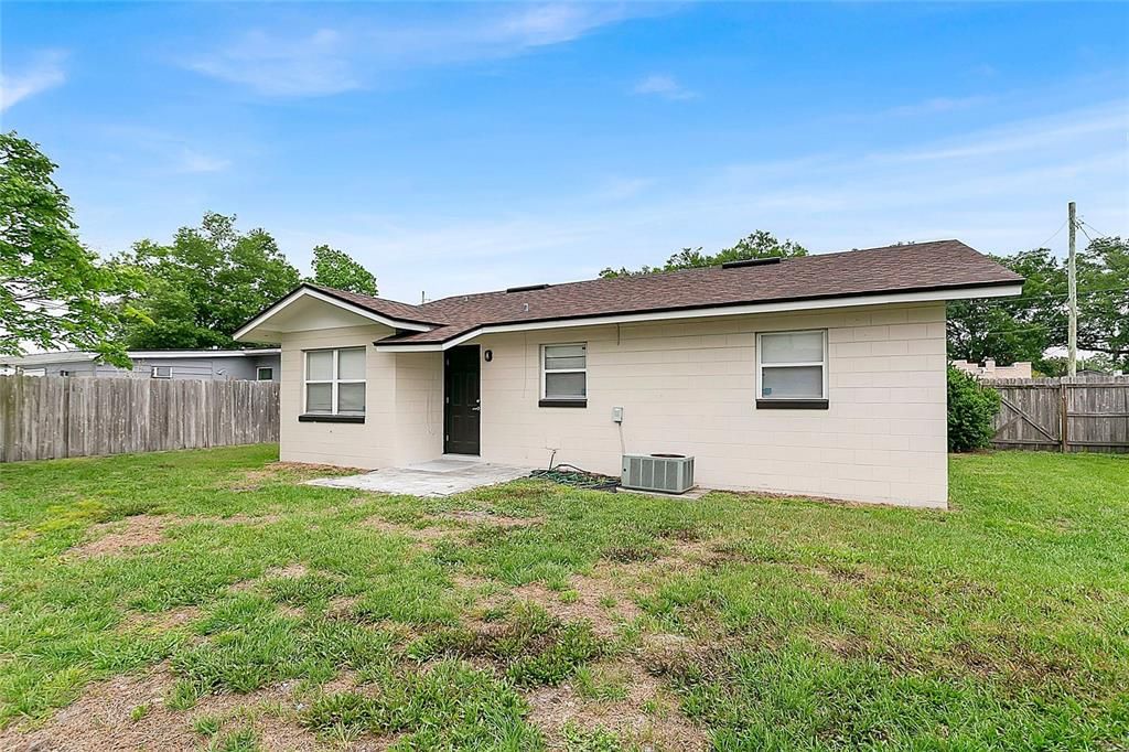 For Sale: $449,900 (3 beds, 1 baths, 1024 Square Feet)