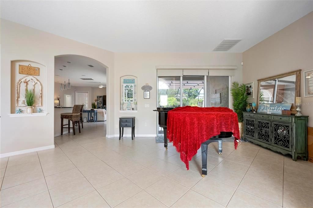 En Venta: $965,000 (4 camas, 2 baños, 3015 Pies cuadrados)