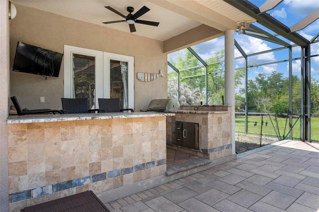 En Venta: $965,000 (4 camas, 2 baños, 3015 Pies cuadrados)