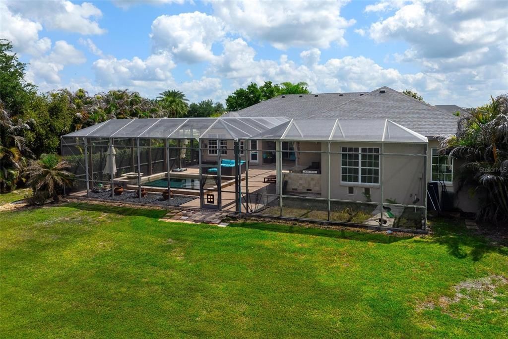 En Venta: $965,000 (4 camas, 2 baños, 3015 Pies cuadrados)