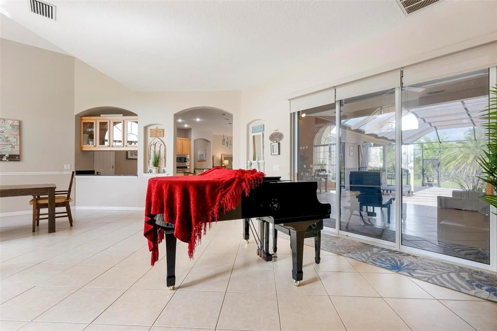 En Venta: $965,000 (4 camas, 2 baños, 3015 Pies cuadrados)