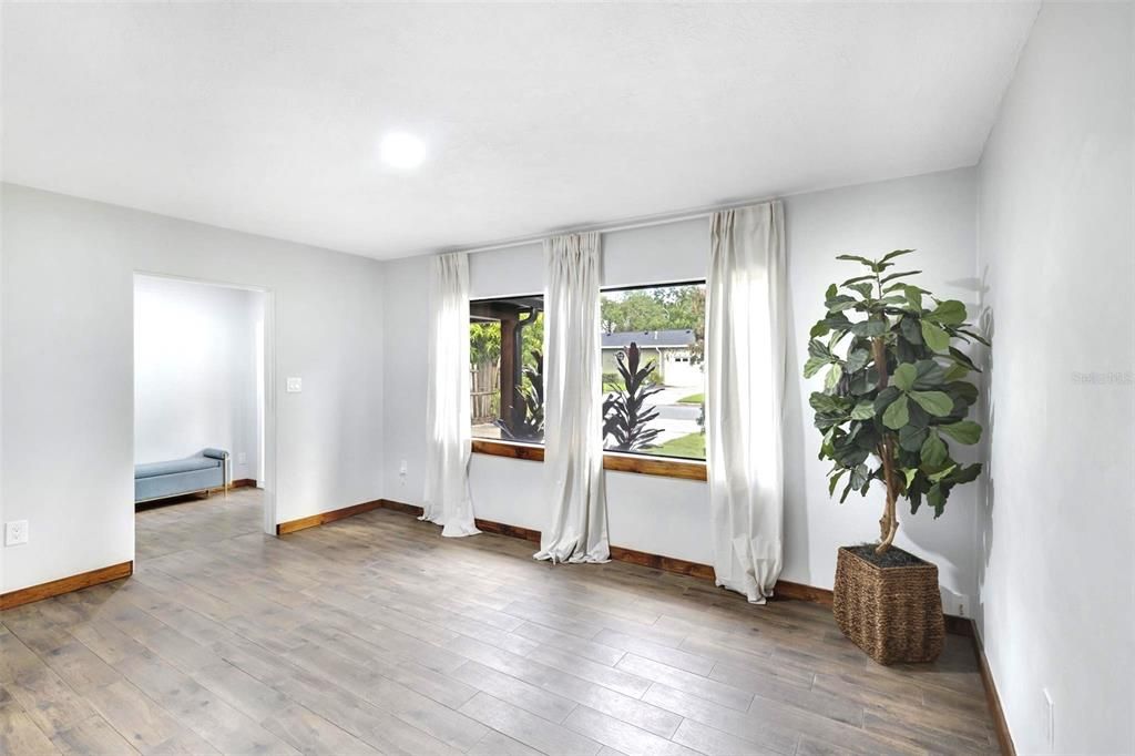 For Rent: $2,800 (3 beds, 1 baths, 2102 Square Feet)