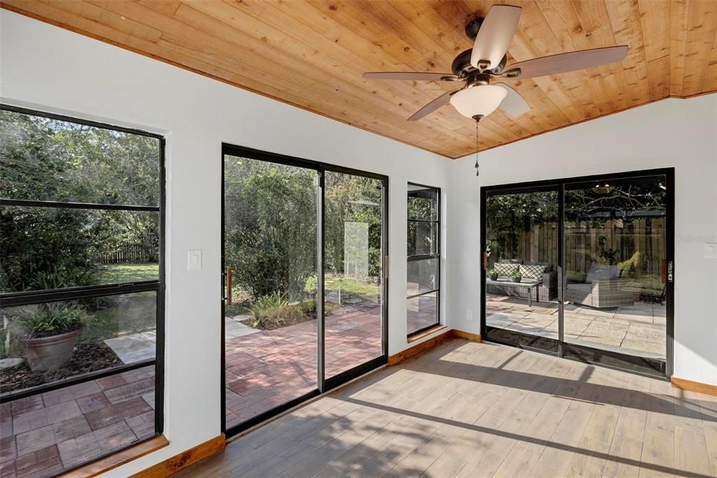 For Rent: $2,800 (3 beds, 1 baths, 2102 Square Feet)
