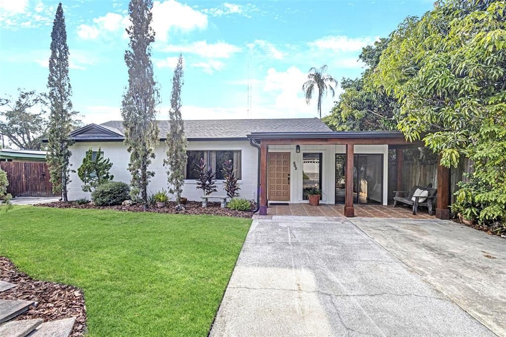 For Rent: $2,800 (3 beds, 1 baths, 2102 Square Feet)