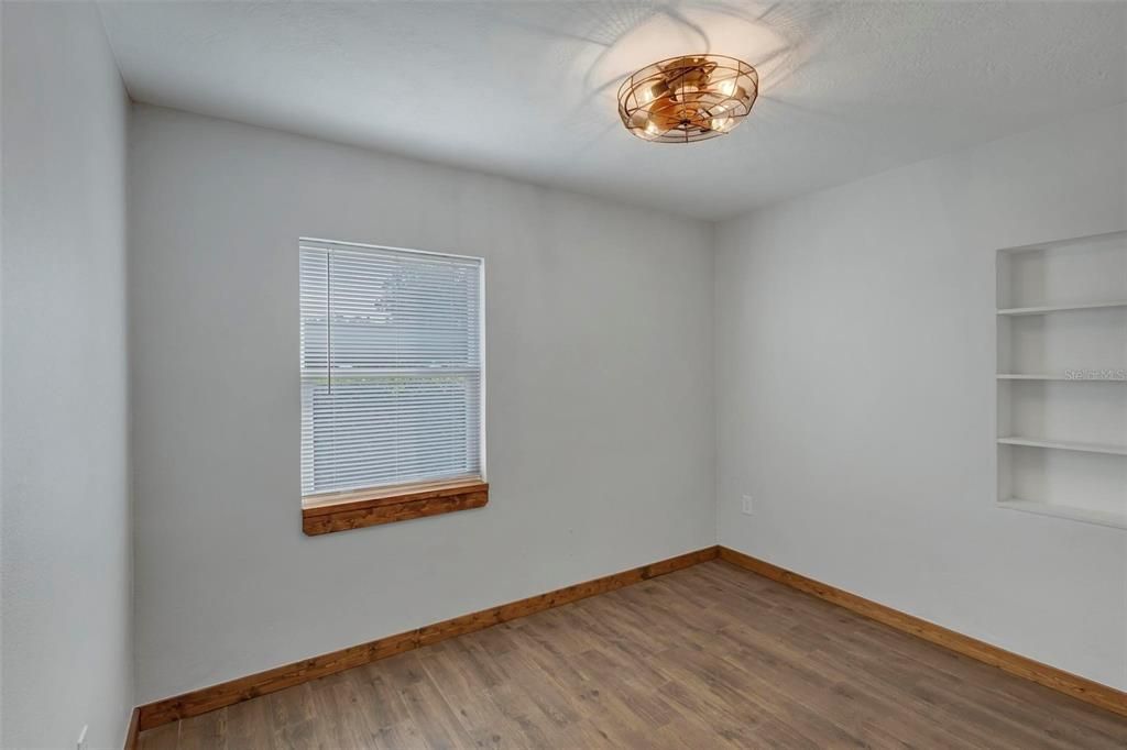 For Rent: $2,800 (3 beds, 1 baths, 2102 Square Feet)