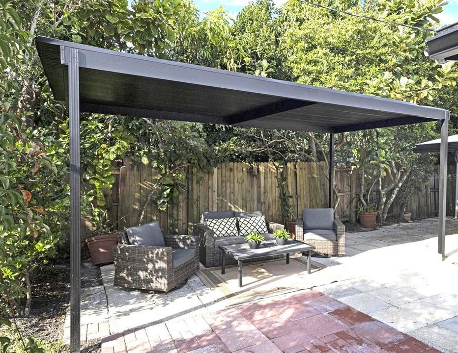 For Rent: $2,800 (3 beds, 1 baths, 2102 Square Feet)