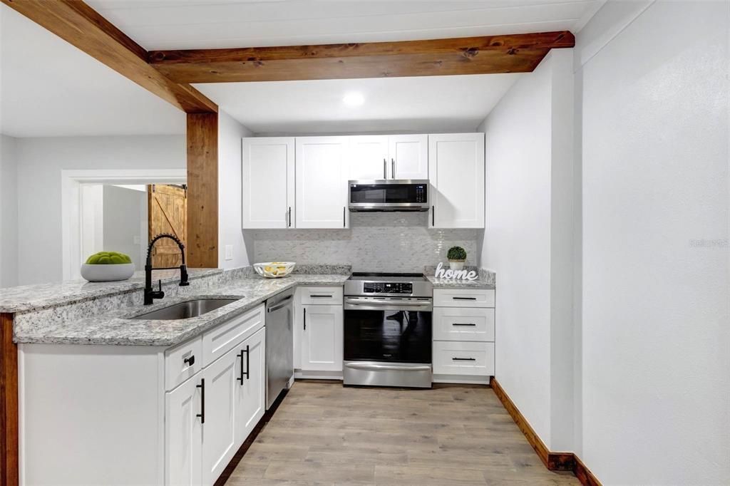 For Rent: $2,800 (3 beds, 1 baths, 2102 Square Feet)