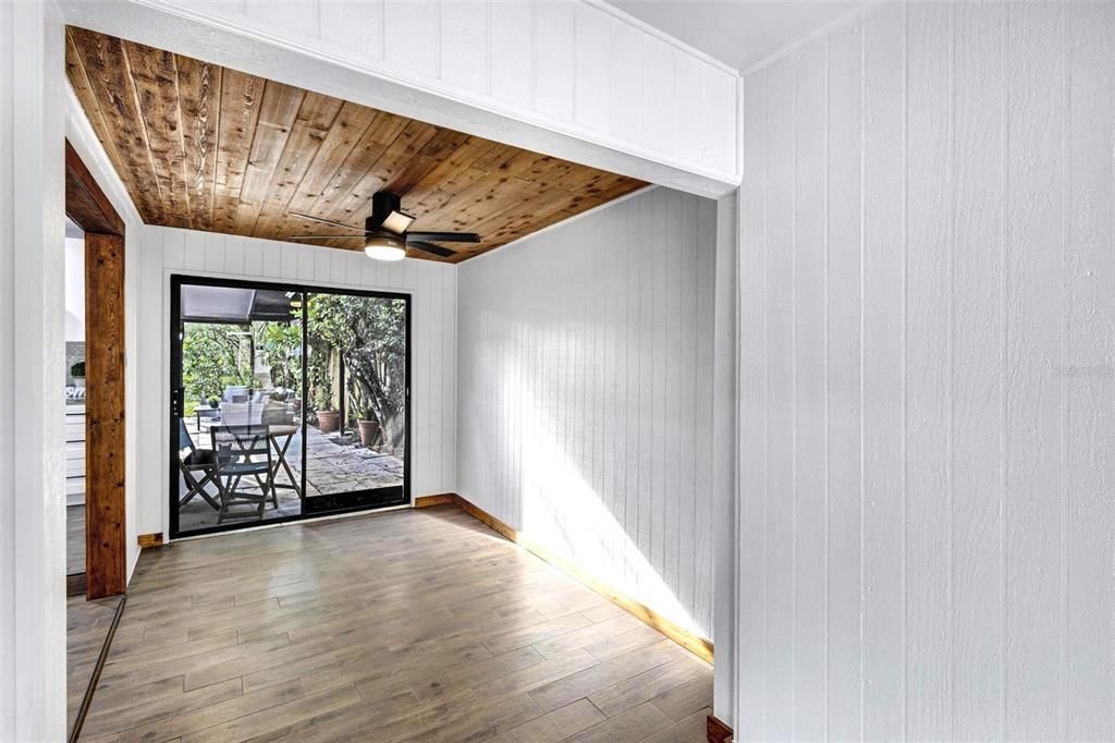 For Rent: $2,800 (3 beds, 1 baths, 2102 Square Feet)
