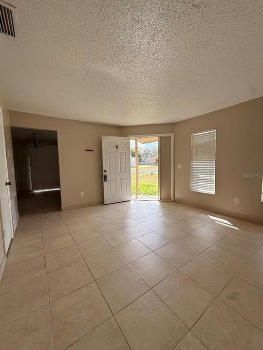 For Rent: $1,800 (2 beds, 2 baths, 1672 Square Feet)
