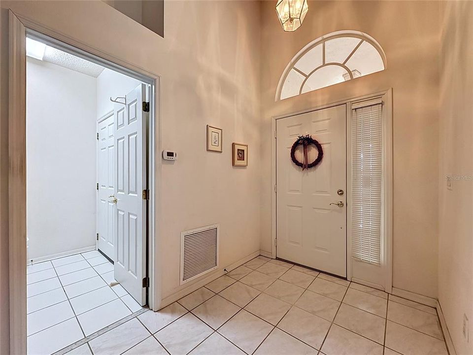 En Venta: $314,900 (2 camas, 2 baños, 1572 Pies cuadrados)