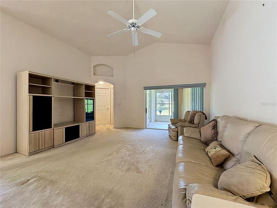 En Venta: $314,900 (2 camas, 2 baños, 1572 Pies cuadrados)