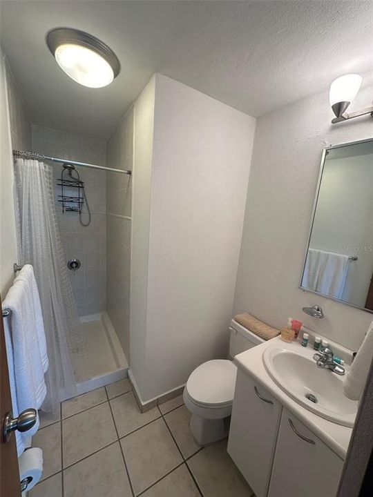 For Sale: $225,000 (2 beds, 2 baths, 886 Square Feet)