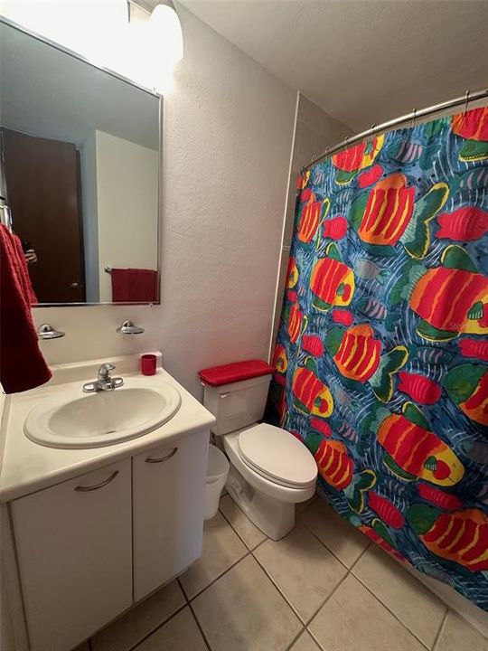For Sale: $225,000 (2 beds, 2 baths, 886 Square Feet)