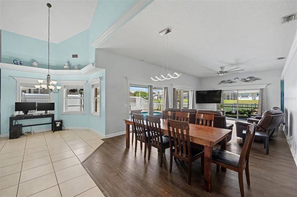 En Venta: $604,900 (5 camas, 4 baños, 3309 Pies cuadrados)