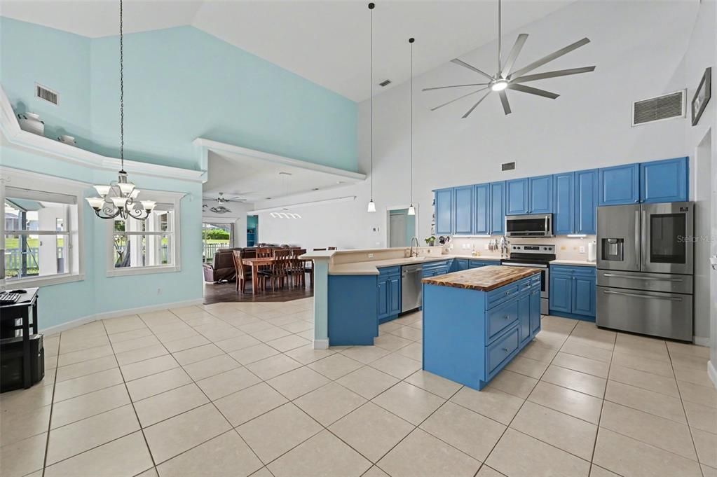 En Venta: $604,900 (5 camas, 4 baños, 3309 Pies cuadrados)