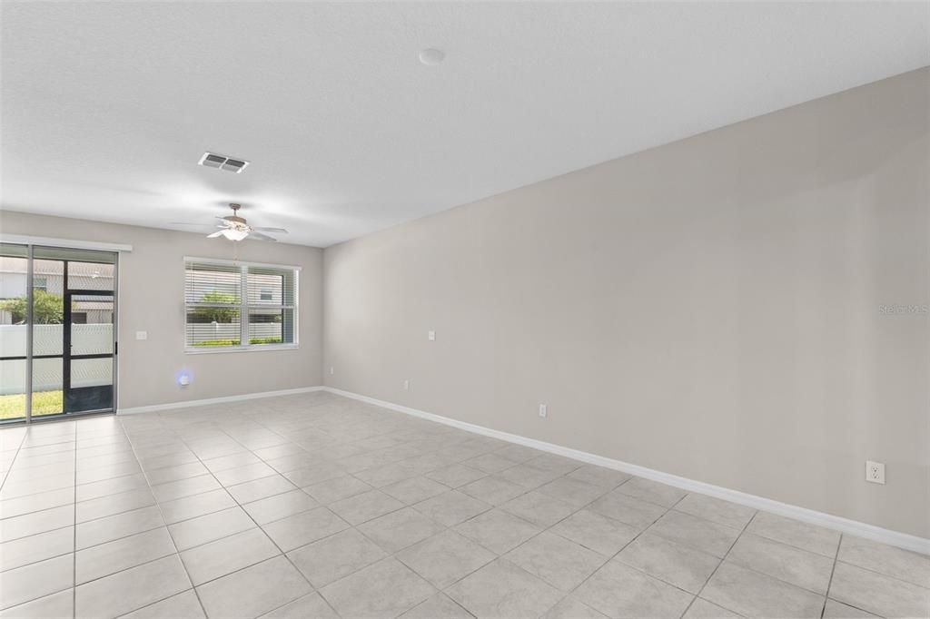 Active With Contract: $255,000 (3 beds, 2 baths, 1796 Square Feet)