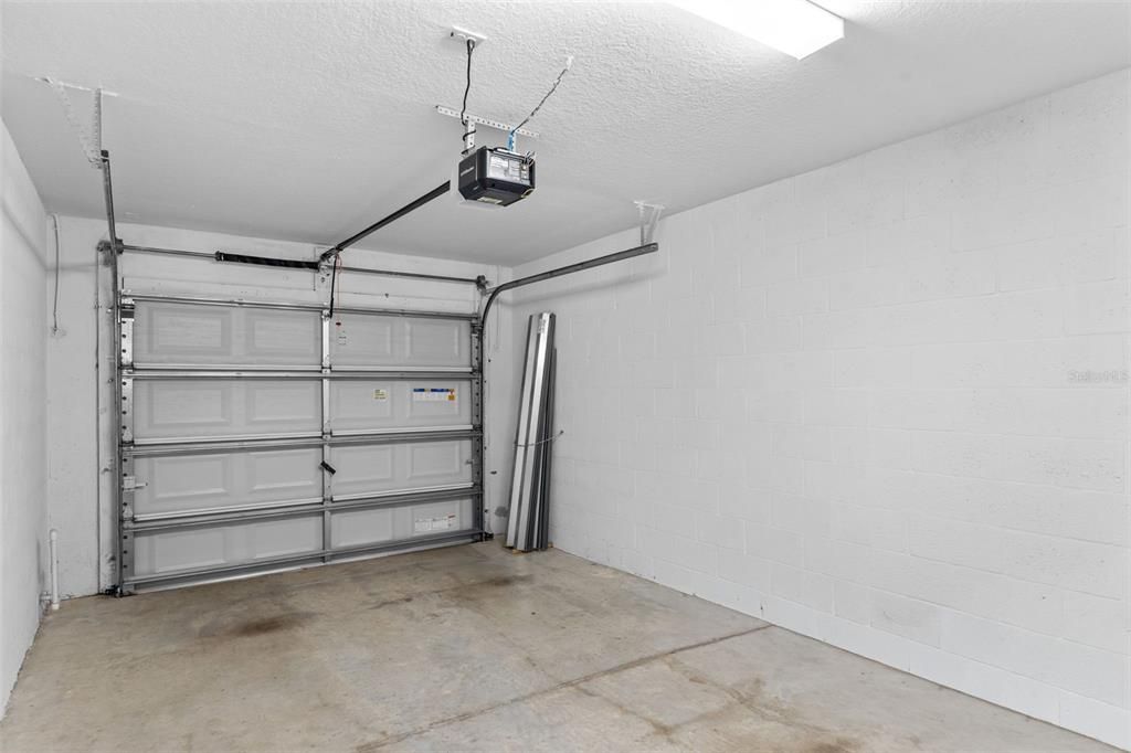 Active With Contract: $255,000 (3 beds, 2 baths, 1796 Square Feet)