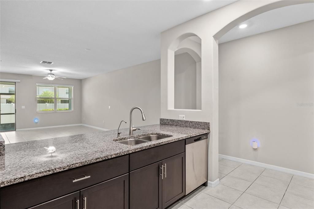 Active With Contract: $255,000 (3 beds, 2 baths, 1796 Square Feet)