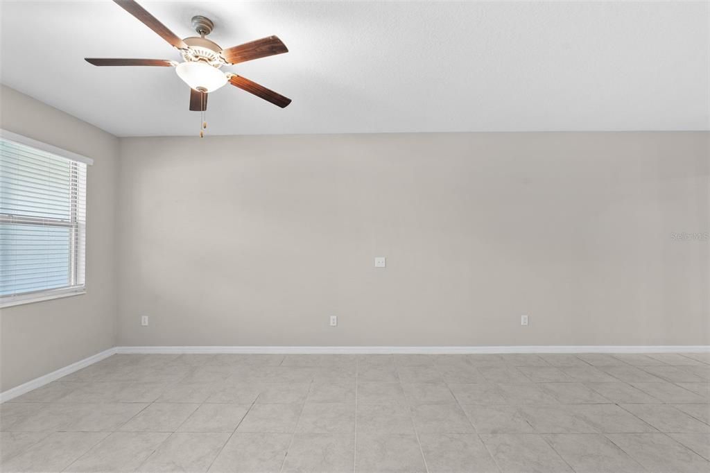 Active With Contract: $255,000 (3 beds, 2 baths, 1796 Square Feet)