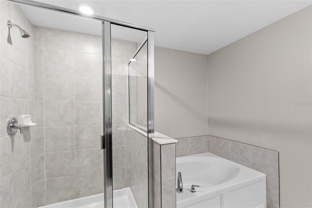 Active With Contract: $255,000 (3 beds, 2 baths, 1796 Square Feet)