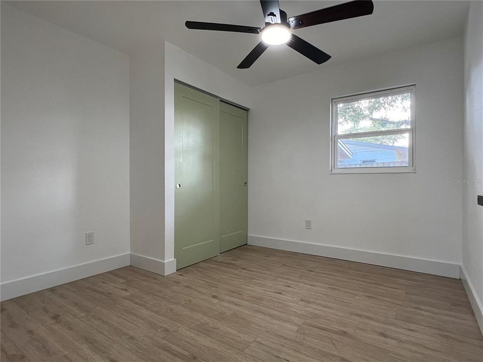 For Sale: $290,000 (3 beds, 1 baths, 864 Square Feet)