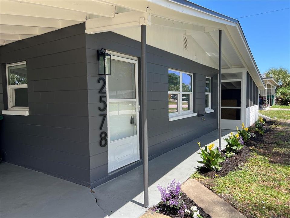 For Sale: $290,000 (3 beds, 1 baths, 864 Square Feet)