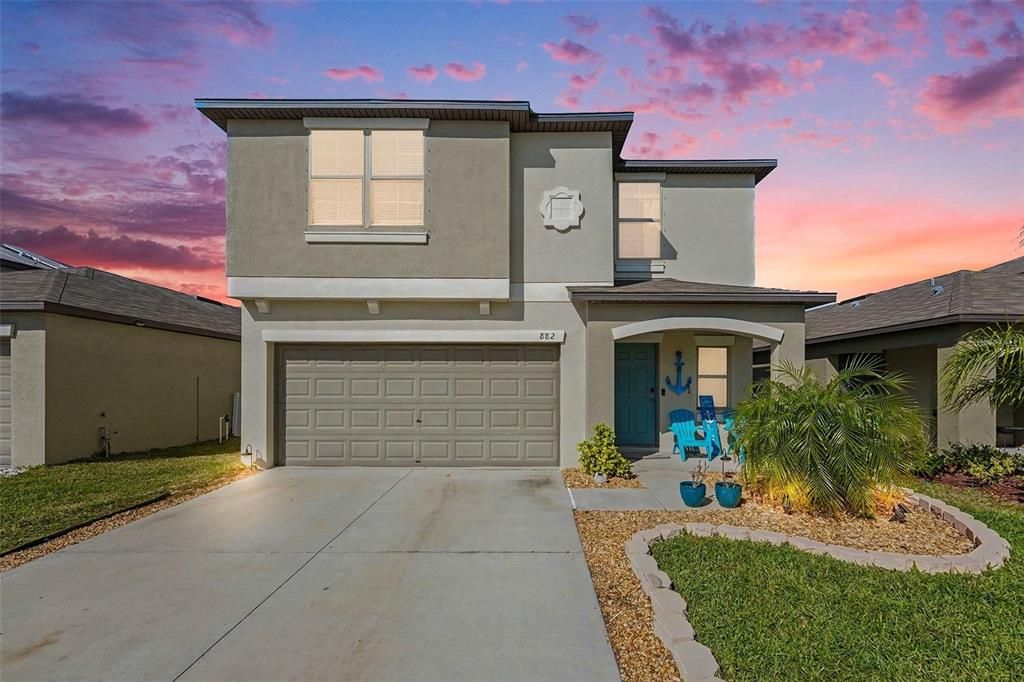 For Sale: $359,900 (5 beds, 2 baths, 2264 Square Feet)