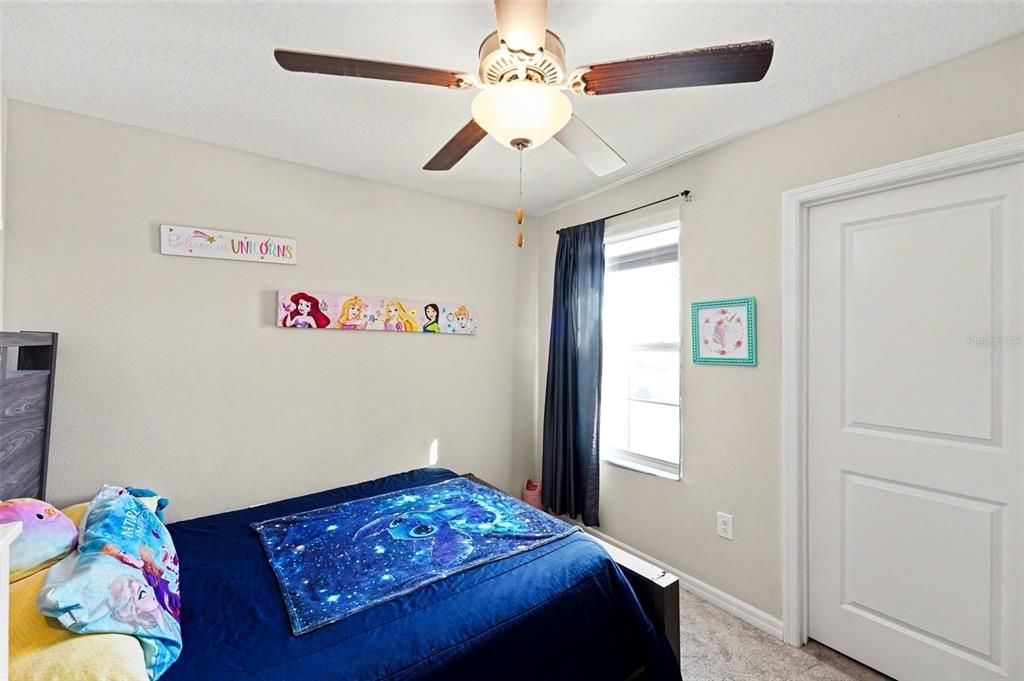 For Sale: $359,900 (5 beds, 2 baths, 2264 Square Feet)