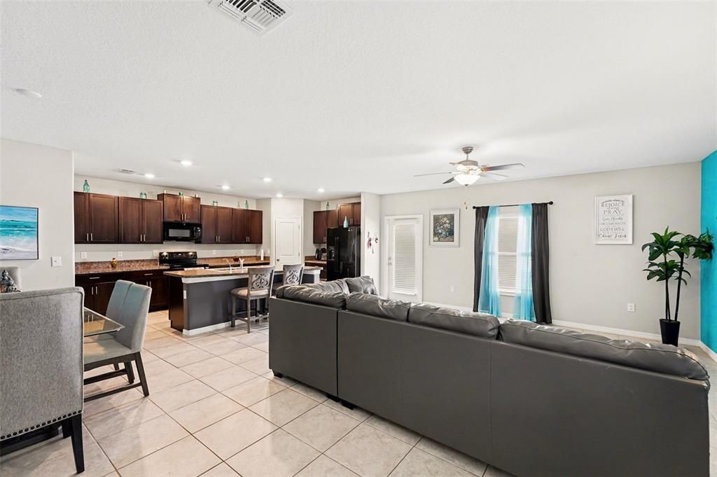 For Sale: $359,900 (5 beds, 2 baths, 2264 Square Feet)