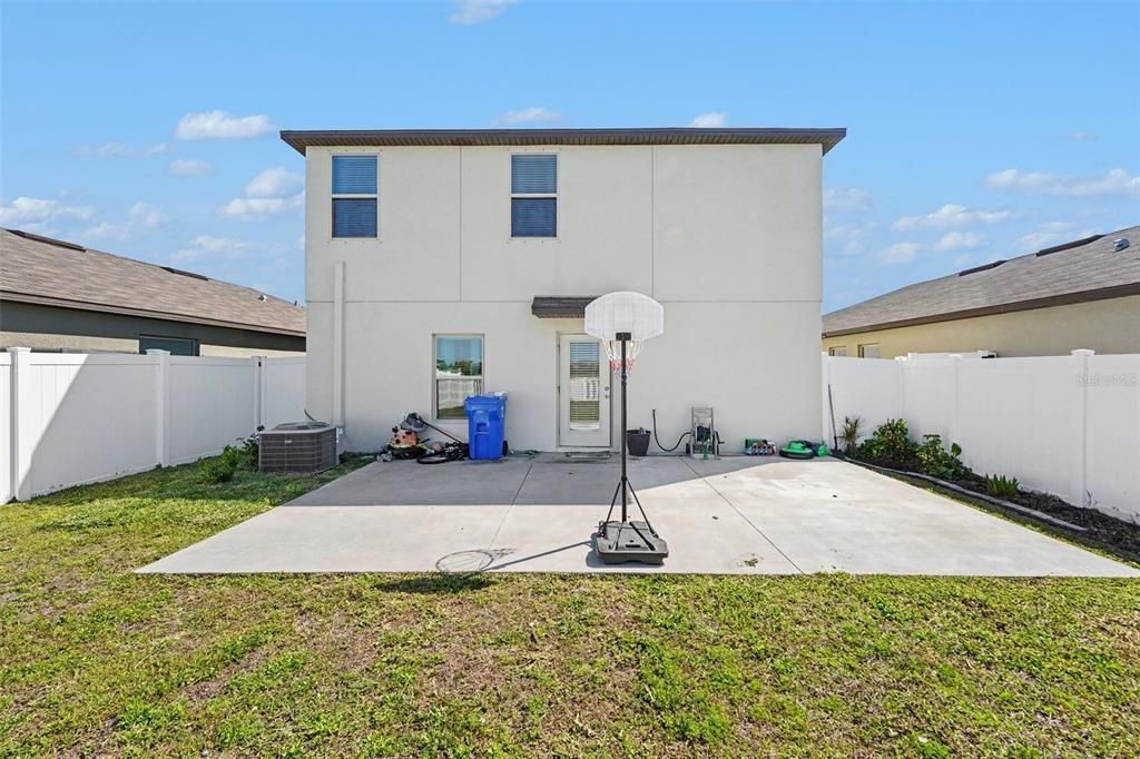 For Sale: $359,900 (5 beds, 2 baths, 2264 Square Feet)