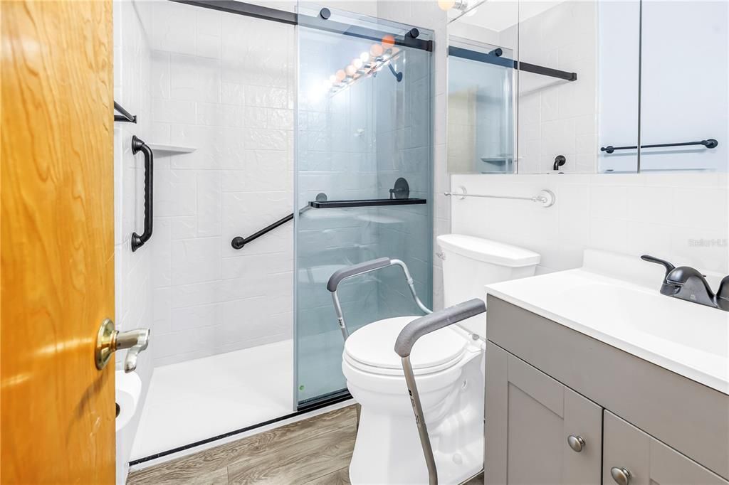 En Venta: $127,000 (2 camas, 2 baños, 875 Pies cuadrados)
