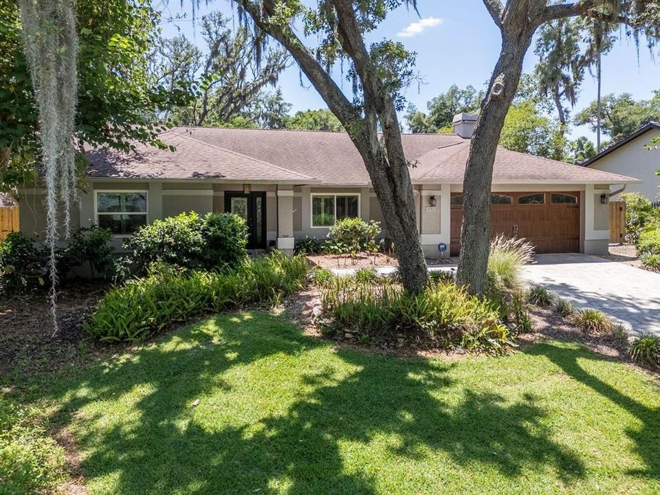 Activo con contrato: $549,900 (4 camas, 2 baños, 2357 Pies cuadrados)