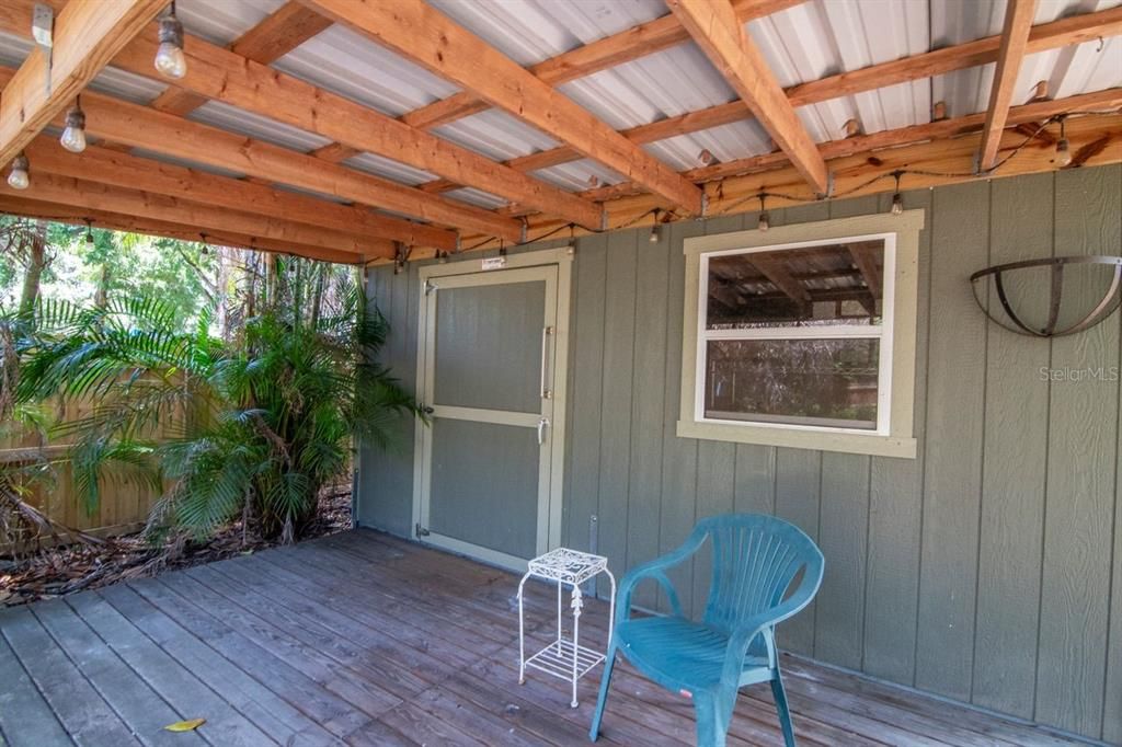Activo con contrato: $549,900 (4 camas, 2 baños, 2357 Pies cuadrados)