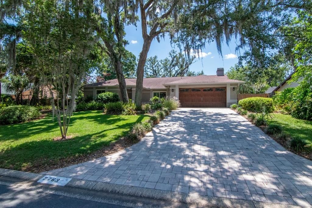Activo con contrato: $549,900 (4 camas, 2 baños, 2357 Pies cuadrados)